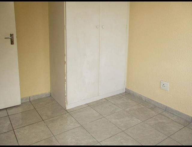 2 BEDROOM PROPERTY TO RENT IN DIE HOEWES